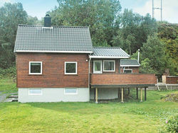 Three-Bedroom Holiday home in Vevang