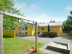 Four-Bedroom Holiday home in Henne 5