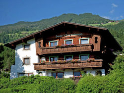 Cozy Apartment in Hart im Zillertal near Ski Area