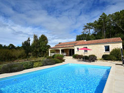 Elite Holiday Home with Private Pool in Montclera France