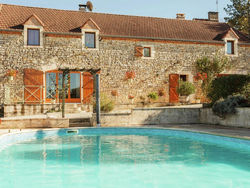 Lovely Holiday Home in Thedirac with Swimming Pool