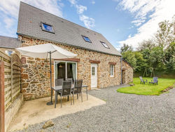 Holiday home in quiet location with garden, terrace and barbecue, near Coutances