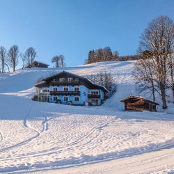 Saalbach Apartments Landhaus Bernkogel - Ski in Ski out
