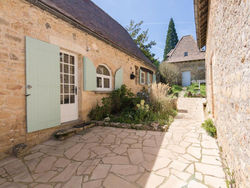 Cozy Holiday Home in Peyzac-le-Moustier with Private Pool