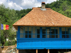 Casa albastra