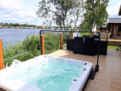Tattershall Lakeside Lodge Indulgent wheelchair accessible 8 berth with Hot Tub