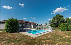 Amazing home in Graberje Ivanicko w/ Outdoor swimming pool, Sauna and 7 Bedrooms