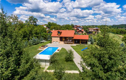Stunning home in Hrnjanec w/ Outdoor swimming pool, WiFi and 3 Bedrooms