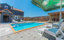 Stunning home in Donje Rastane w/ Outdoor swimming pool, WiFi and 3 Bedrooms