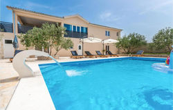 Stunning home in Polaca with Outdoor swimming pool, Jacuzzi and 6 Bedrooms