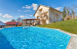 Amazing apartment in Grabrovnik with WiFi, Outdoor swimming pool and 2 Bedrooms