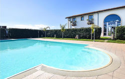 Amazing home in Siracusa with Outdoor swimming pool, WiFi and 2 Bedrooms