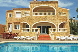 Gran villa independiente con gran piscina privada wifi barbacoa jardín