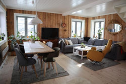 Dyr tillatt i vakkert hus med naturomgivelser i Lofoten