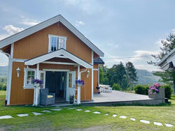 Guesthouse 20 min from Sjusjoen, 30 min from Lillehammer and Hamar, 2h from Oslo