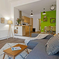 Cozy with Character- Stylish Main Door Flat in Vibrant Leith