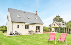 Nice home in EQUEMAUVILLE with WiFi and 3 Bedrooms