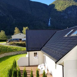 Cheerful 4-bedroom home with fireplace, 1,5km from Flåm center