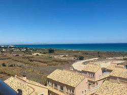 3 bedroom penthouse with amazing sea views/ pool